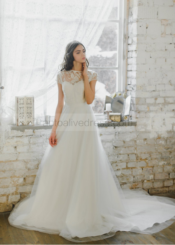 Short Sleeve Ivory Lace Tulle Wedding Dress